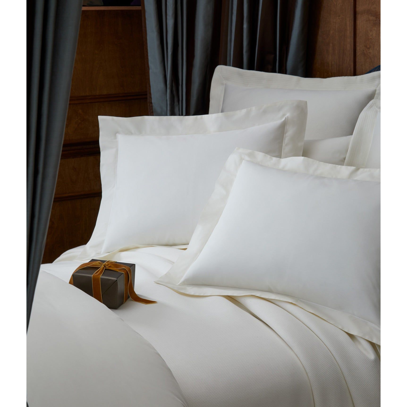 Peacock Alley BOU -2Q IVR Boutique Ivory