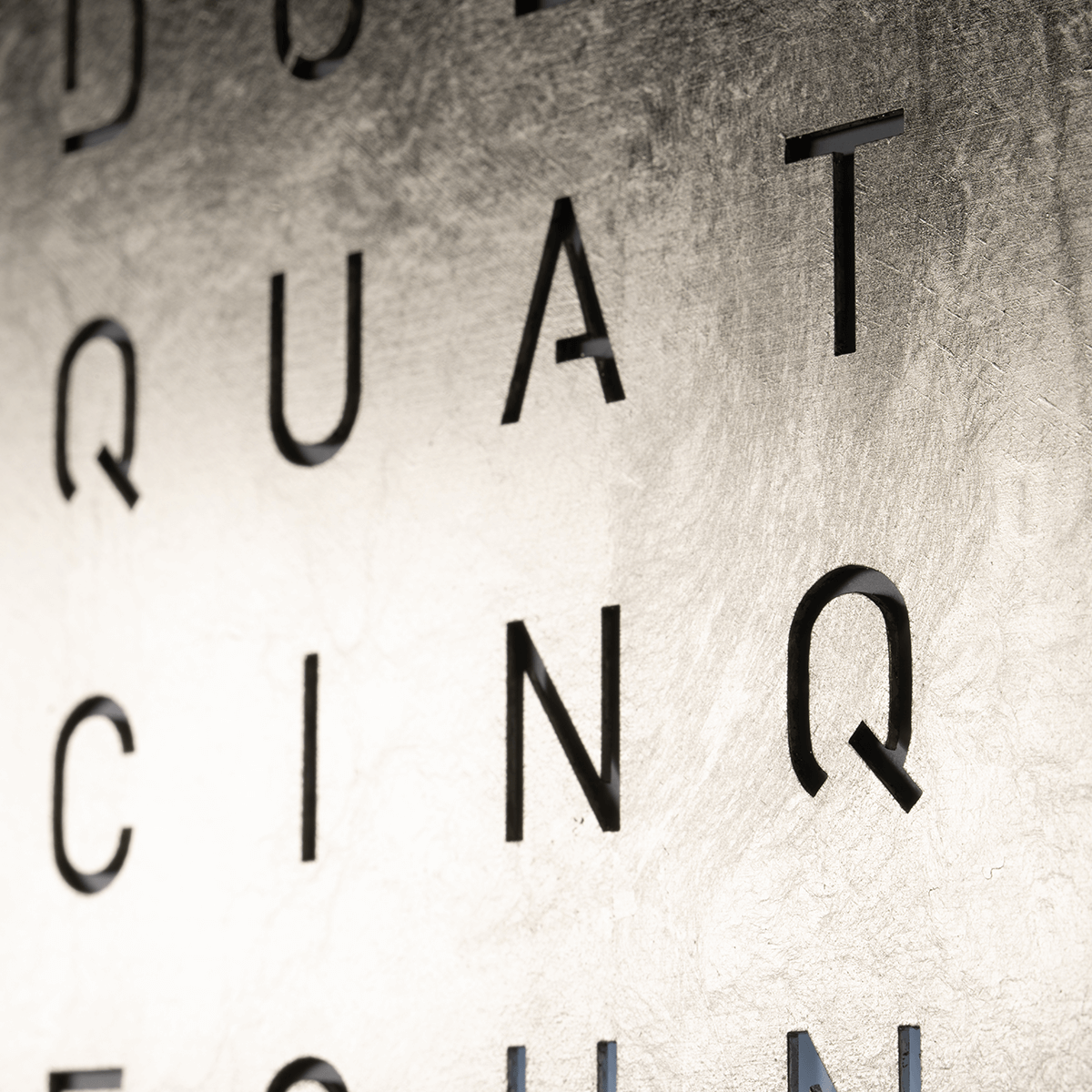 QLOCKTWO Q180V1PL QLOCKTWO EARTH 180 Platinum