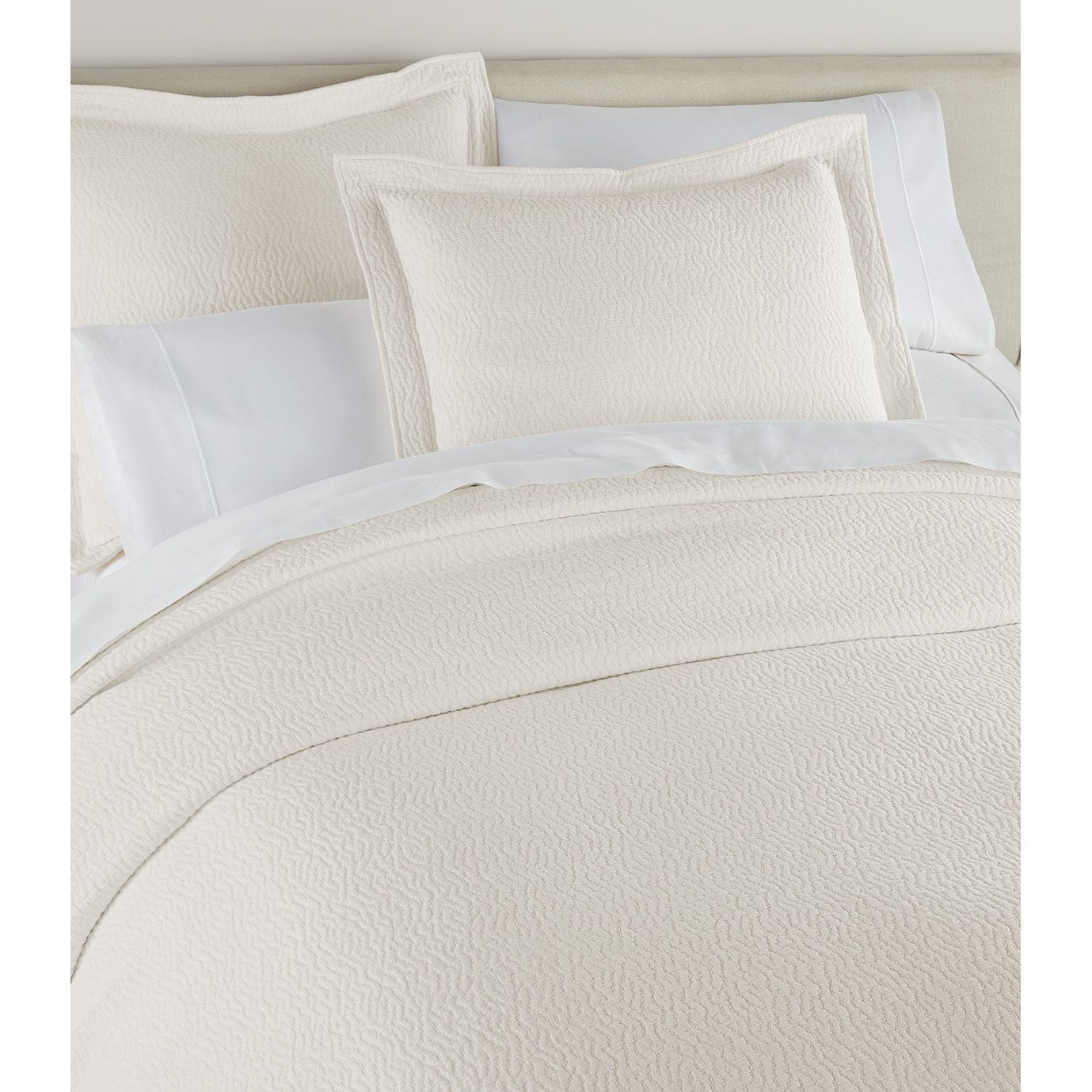 Peacock Alley MIA -3R PEA Mia White