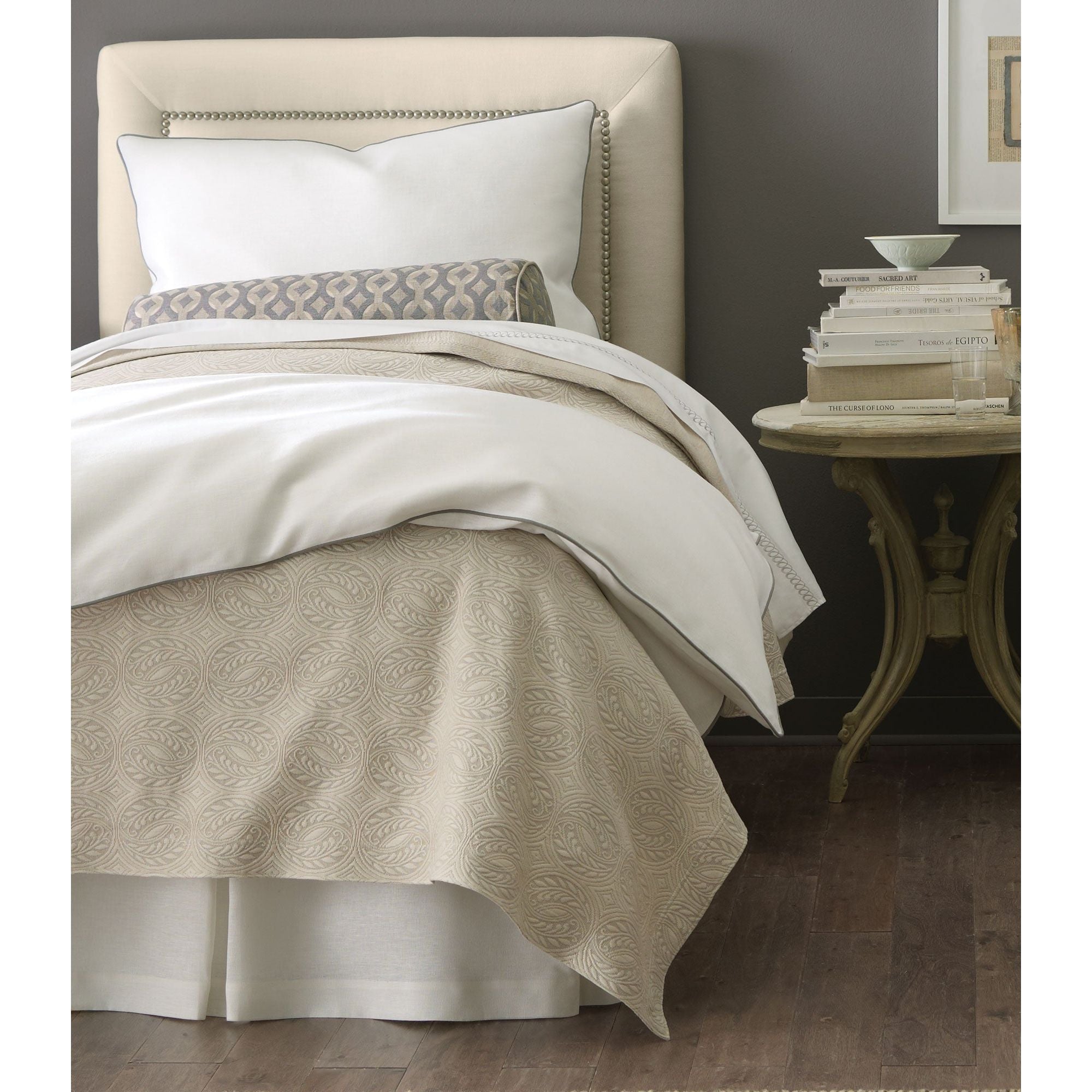 Peacock Alley VIE -4TL IVR Vienna Ivory