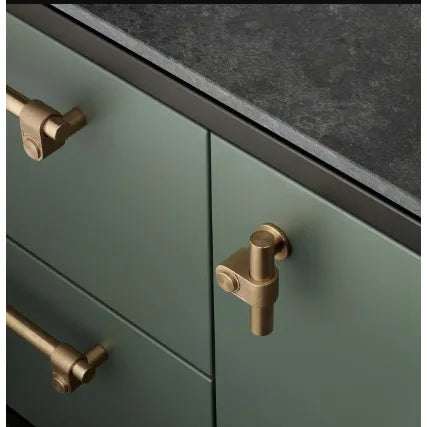 Buster + Punch - T-Bar - Cast - UTB-051808 | The Rug District