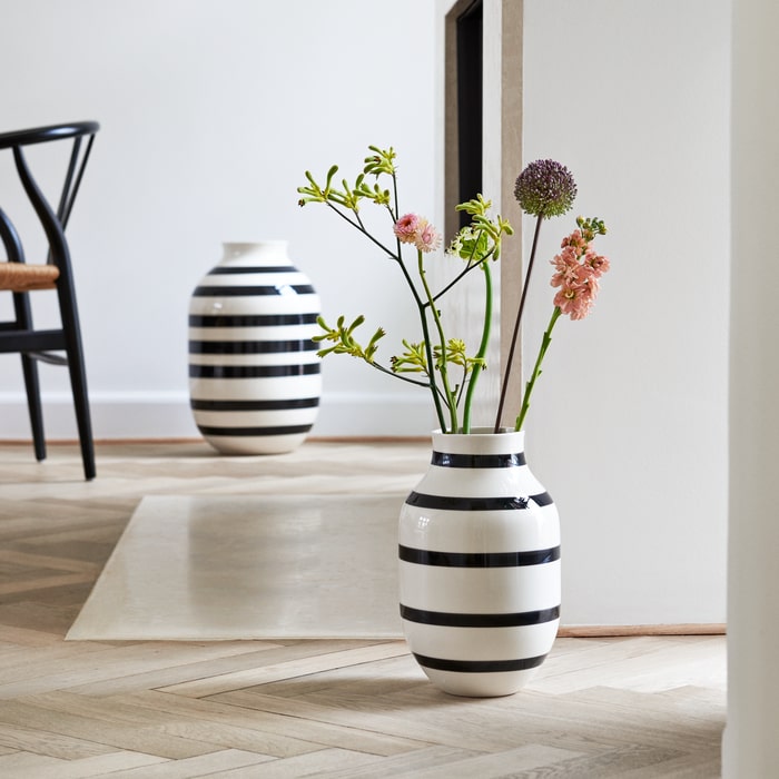 Kähler 690182 Omaggio Vase in Black