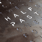 QLOCKTWO LG4SG QLOCKTWO EARTH 90 Creator's Edition Silver & Gold