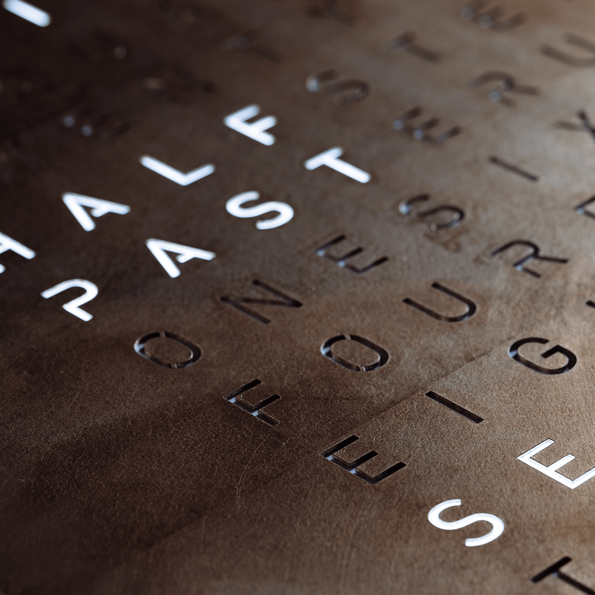 QLOCKTWO LG4SG QLOCKTWO EARTH 90 Creator's Edition Silver & Gold